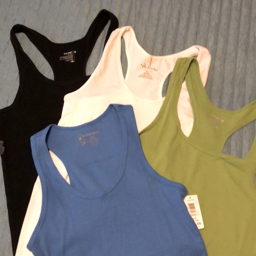 SOLD 3/$12❤️ (4 bundle) Tank Tops M-L (Ribbed)